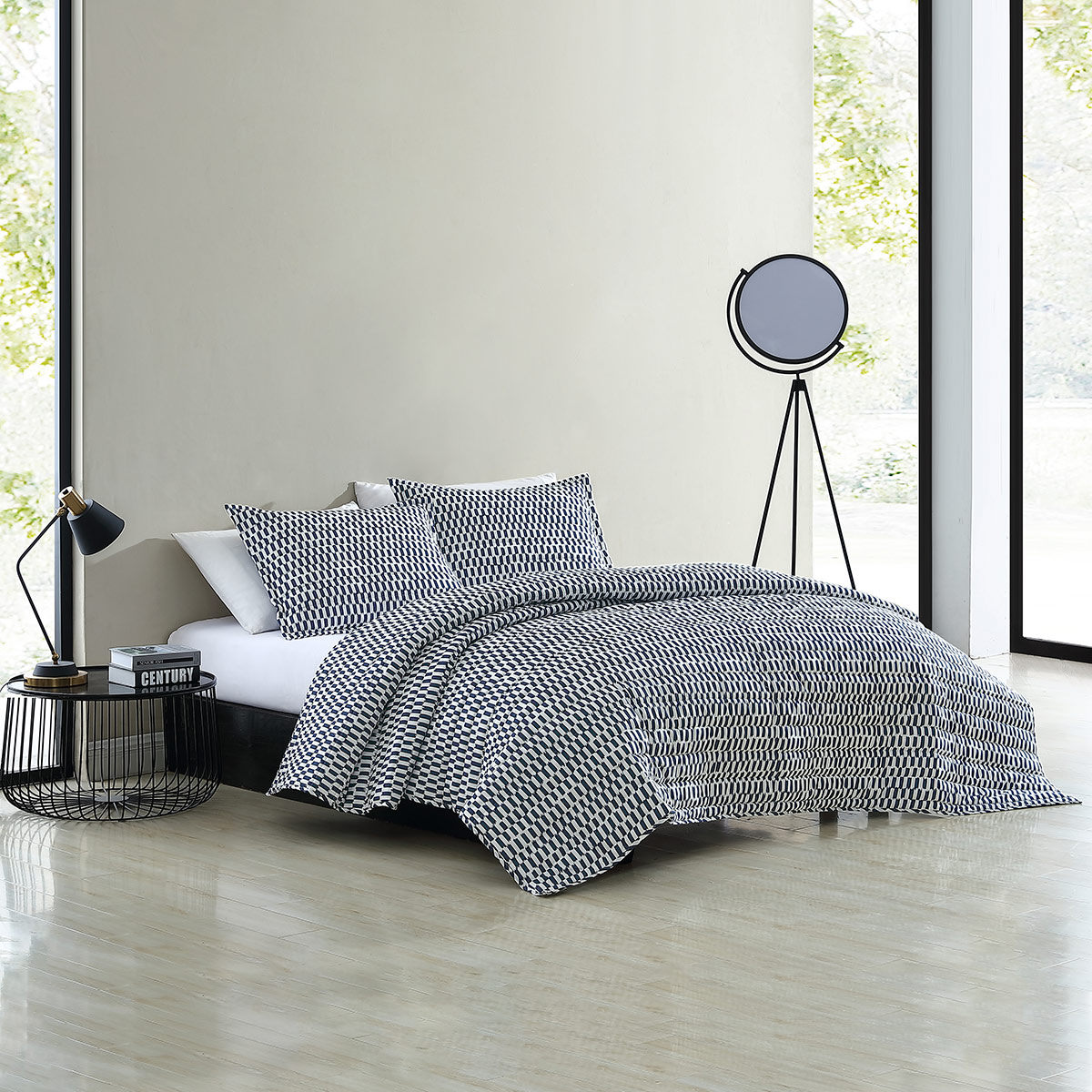 Marimekko Piekana Navy / White Full / Queen Quilt Set Outlet Sale