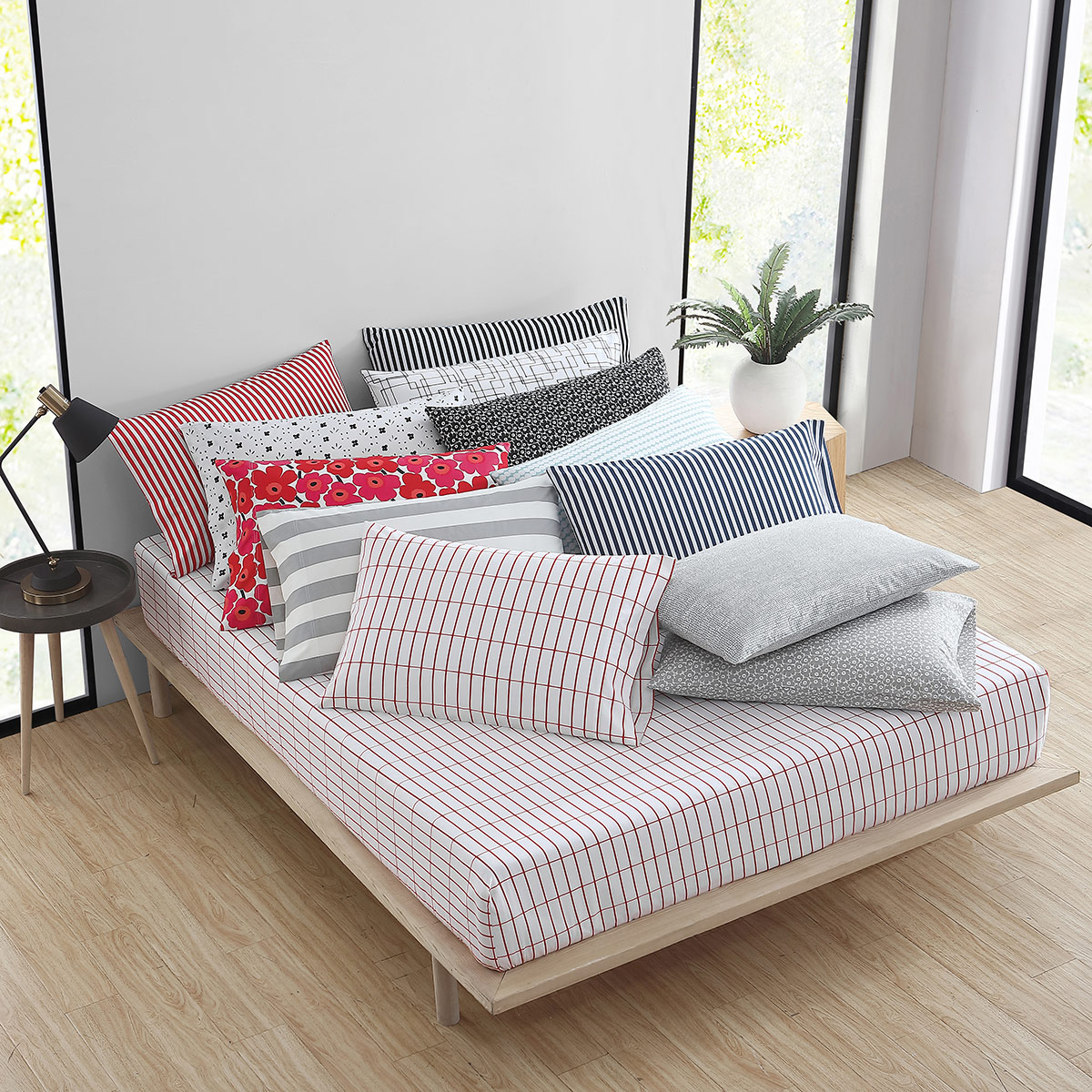 Marimekko Pieni Tiiliskivi Red / White Standard Pillowcases Set of 2