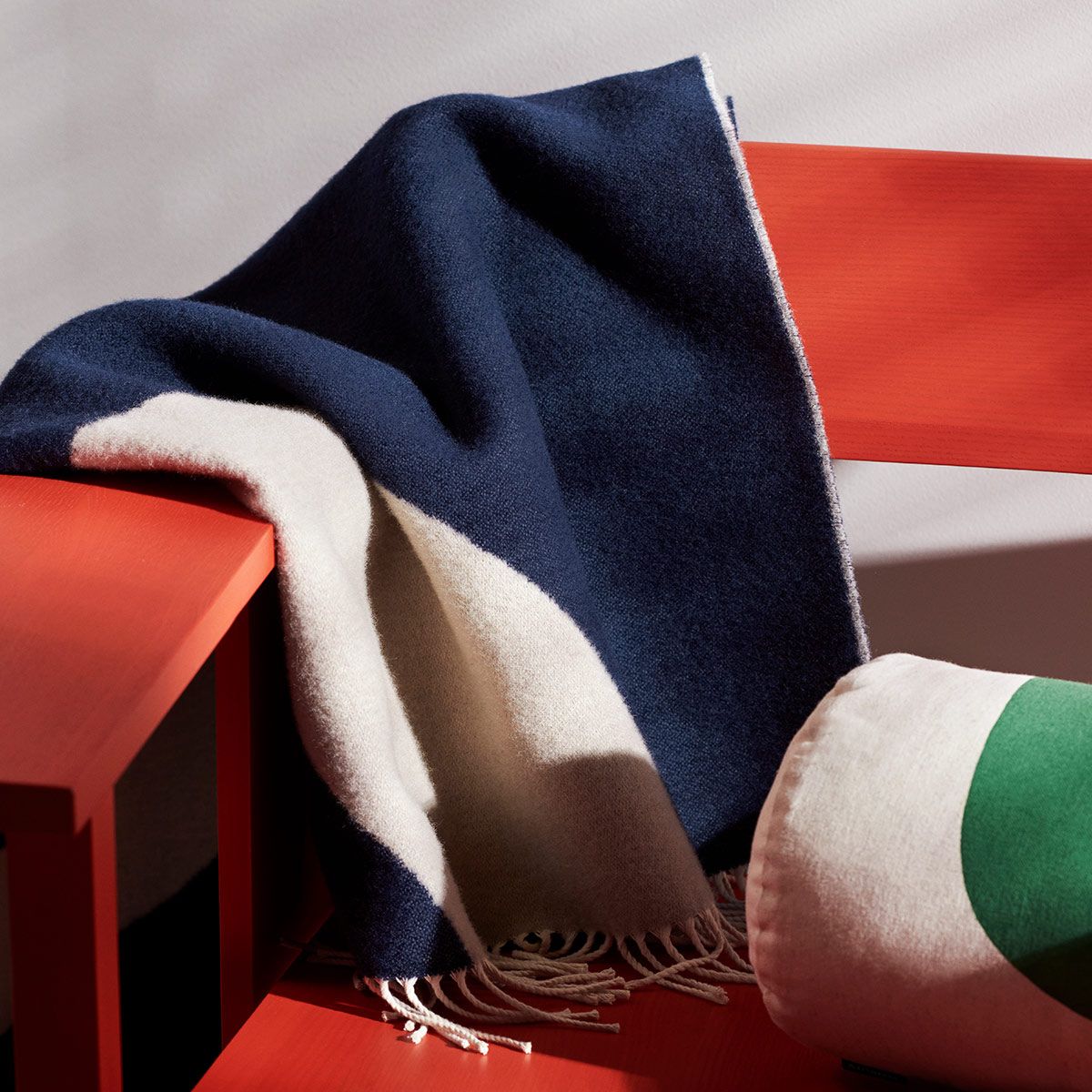 Marimekko Seireeni Navy / Beige Throw Blanket Blankets