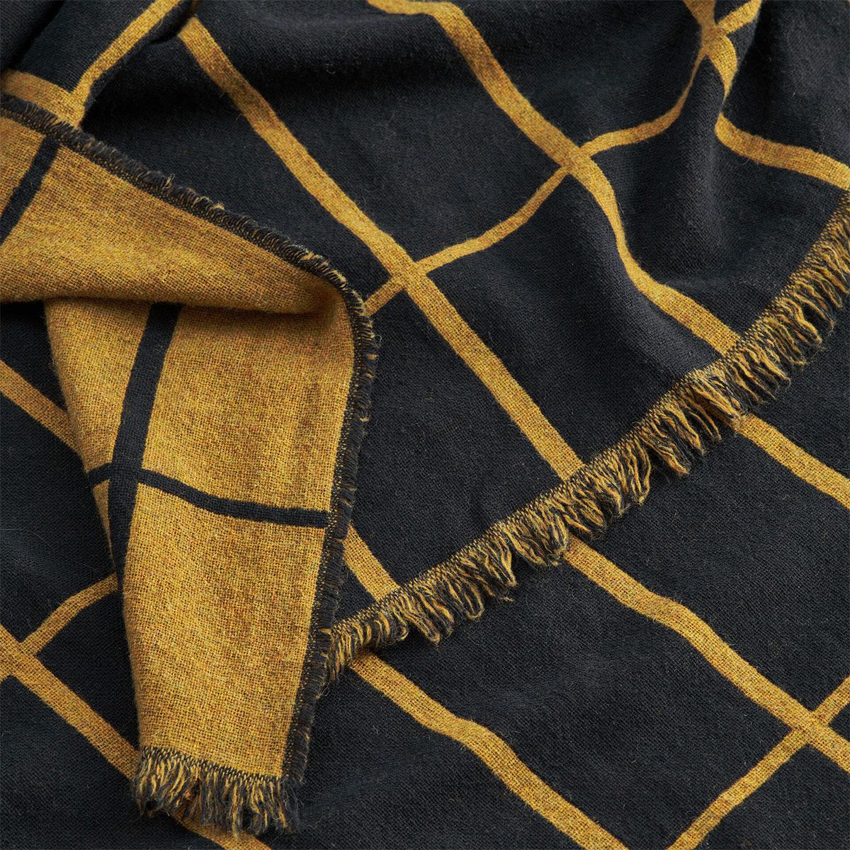 Marimekko Tiiliskivi Black / Gold Throw Blanket Blankets