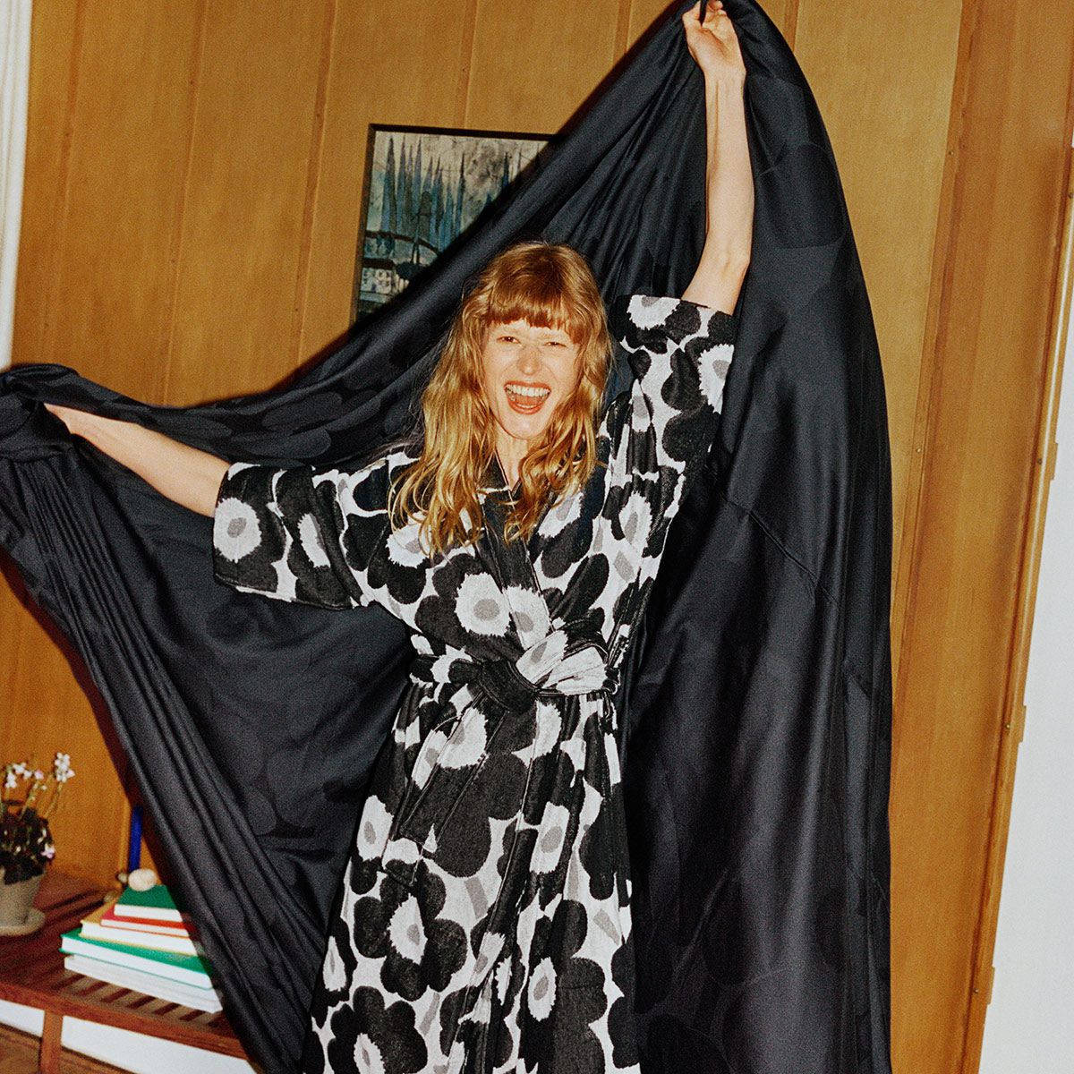 Marimekko Unikko White / Dark Blue / Gold Bathrobe - Great Gifts under $200