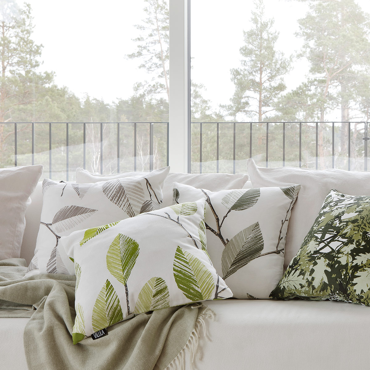 Vallila Green / White Kasvukausi Throw Pillow Throw Pillows, Blankets