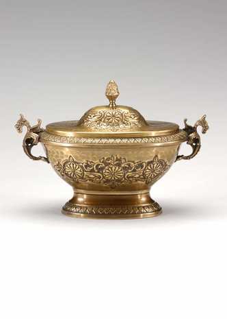 300383 Wildwood Lamps Covered Bowl Centrepiece
