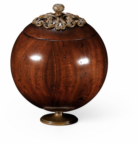 494292-WAL Jonathan Charles Country Farmhouse George Iii Round Walnut Box With Brass Mounts (Large)