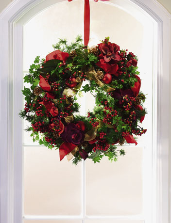 T078-01 Magnolia and Ivy Wreath