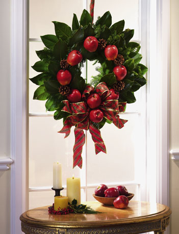 T078-02 Apple Magnolia Wreath