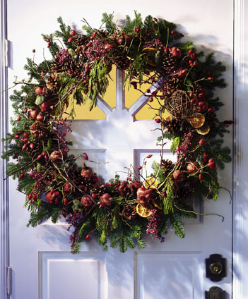 T079-03 Dried Fruit Wreath