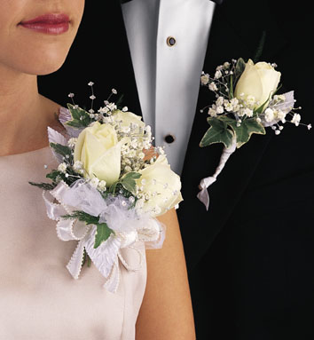T088-06 Rose Boutonniere with Rhinestones