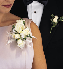 T089-01 Rose Corsage