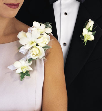 T089-06 Rose & Dendrobium Boutonniere