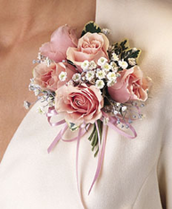 T091-04 Five Rose Corsage