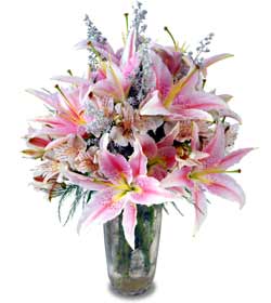 The FTD� Elegant Tribute� Bouquet