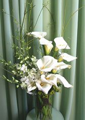 The FTD� Touching Thoughts� Arrangement