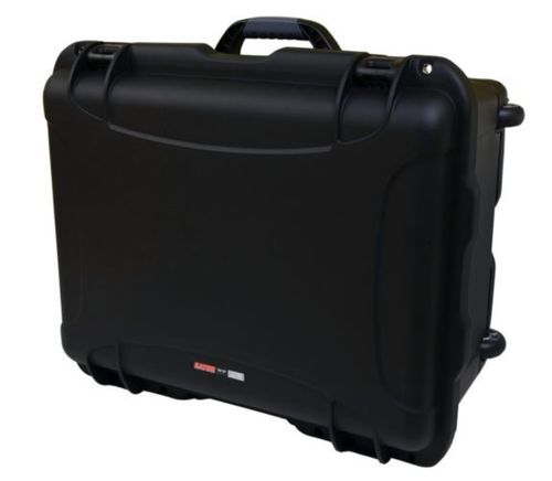 Gator Cases Black injection molded case with pullout handle, inline wheels, and Interior dims 20.5" x 15.3" x 10.1". NO FOAM - GU-2015-10-WPNF