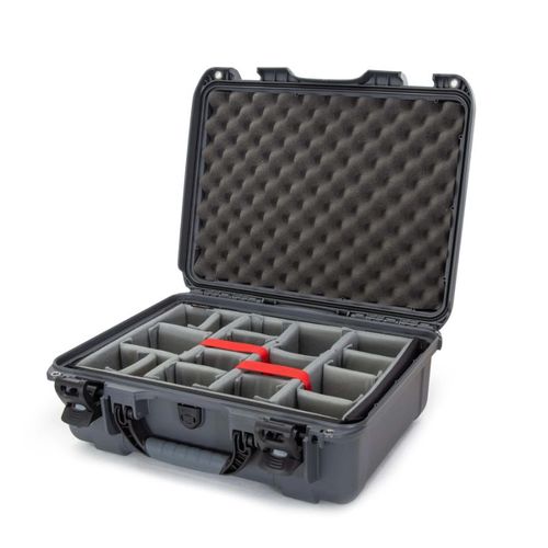 Nanuk Case w/padded divider - Graphite-930S-020GP-0A0