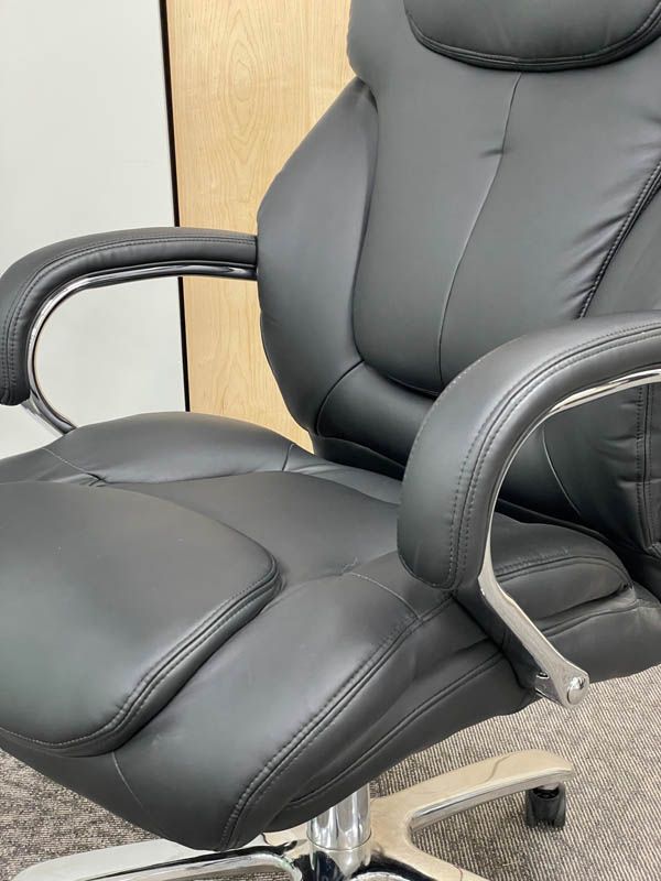 500 lbs. Capacity Black Leather Heavy Duty Office Chair