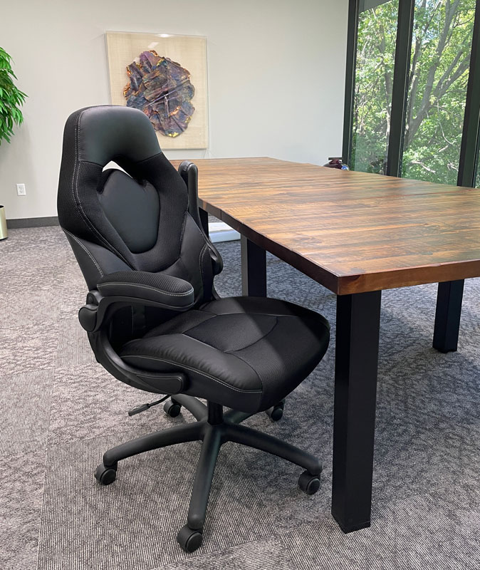 Black Mesh & Leather Swivel/Gaming Chair with Flip Up Arms