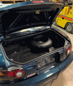 <FONT COLOR=" FF0000">*CLEARANCE ITEM*</FONT> Mazda MX-5 Miata Trunk Lift Kit