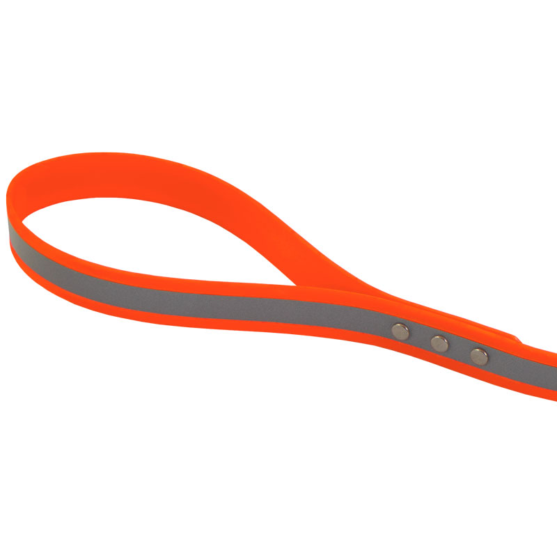 Big Dawg Reflective Lead Handle Detail
