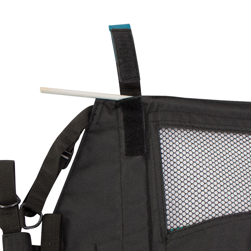 Kurgo Backseat Barrier Staplebility Bar Inserted Detail