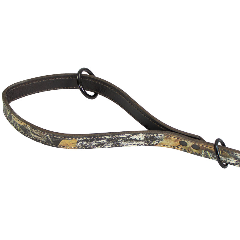 Camo Leather Snap Lead Handle Detail