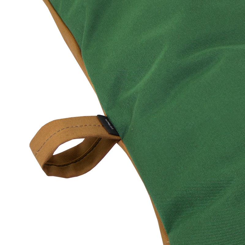 Bizzy Beds Handle Detail