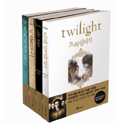 The Twilight Saga Complete Set (4-Volume Set)