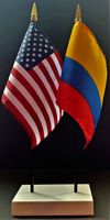 Colombia and US Flag Desk Set