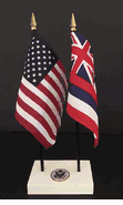 Hawaii and US Flag Executive Desk Set