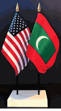Maldives and US Flag Desk Set