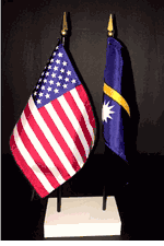 Nauru and US Flag Desk Set