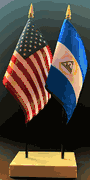 Nicaragua and US Flag Desk Set