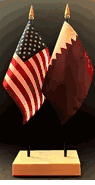 Qatar and US Flag Desk Set