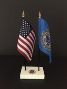 South Dakota and US Flag Executive Desk Set
