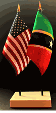 St Kitts & Nevis and US Flag Desk Set