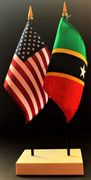 St Kitts & Nevis and US Flag Desk Set