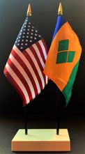 St Vincent and US Flag Desk Set