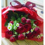 Bouquet of 12 red roses with white mums