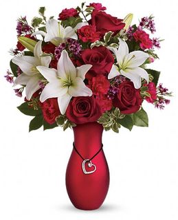  Valentine's Flowers Heartstrings Bouquet 