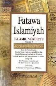 Fatawa Islamiyah (Islamic Verdicts) : Volume 8 (Jihad, Da'wah, Employees and Workers, Teachers and Students, Dreams, Visions, Bribery and its Effects, Orphan's Wealth, Pictures, Media, Music)