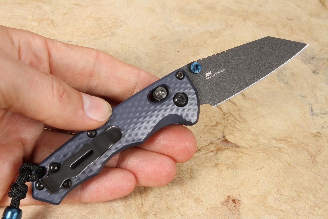 Benchmade 290BK Full Immunity AXIS Folding Knife Crater Blue + Free