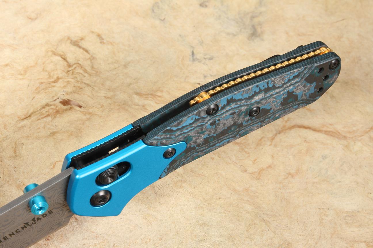 Benchmade 945221 Mini Osborne Gold Class + Best Price