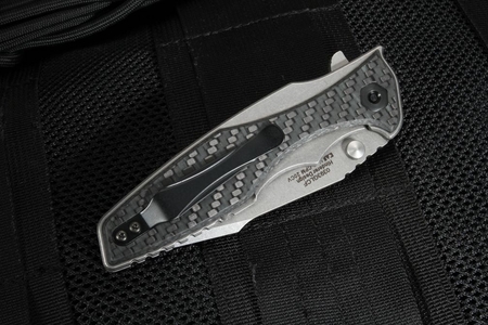 Zero Tolerance 0393GLCF Glow Carbon Fiber Hinderer Design Zero Tolerance 0393GLCF Glow Carbon Fiber Hinderer Design