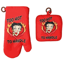Betty Boop Too hot to Handle oven mitt-pot holder 2 pc set