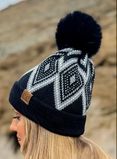 C.C.Beanie hat black diamond faux fur pom