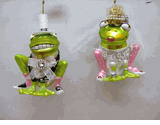 December Diamonds Glass bride & Groom Frog set  holiday ornament