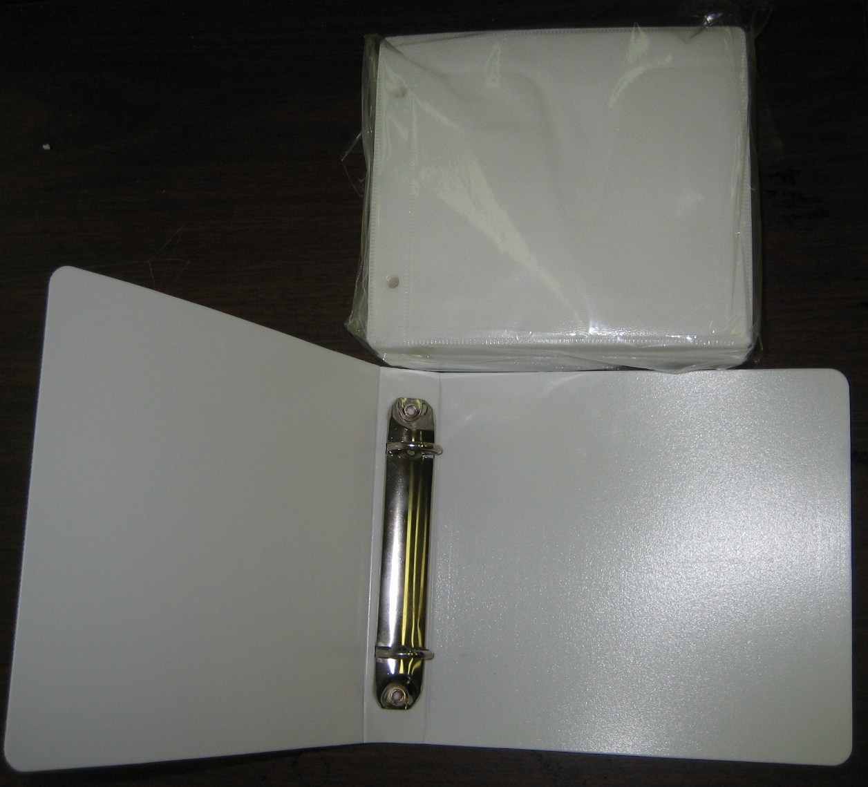 20DISC CAPACITY TWO RING CD/DVD ALBUM CASE W/ DOUBLE CD/DVD BINDING