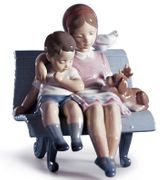 01006446 SURROUNDED BY LOVE