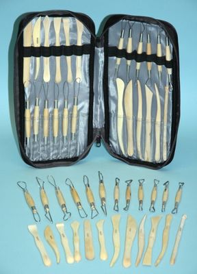 24 PIECE BOXWOOD  & WIRE SCULPTURE TOOL SET