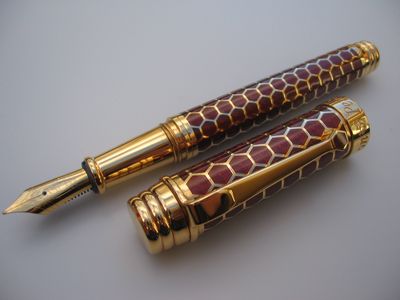 MacKinnon Honeycomb Pen - Click to enlarge